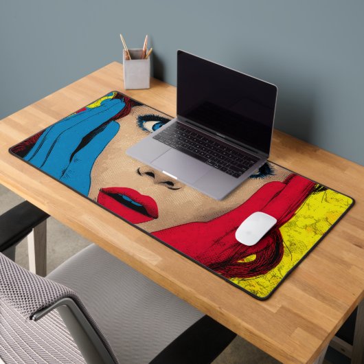 Verbaasde vrouw in popart bureaumat (Kantoor 2)