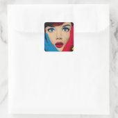 Verbaasde vrouw in popart vierkante sticker (Tas)
