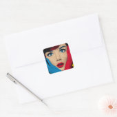 Verbaasde vrouw in popart vierkante sticker (Envelop)