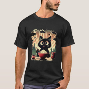 Verbaasde zwarte kat eet rijst terwijl Ufo binnenv T-shirt