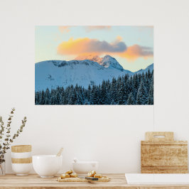 Verbazinglijke zonsondergang boven berg Triglav, S Poster