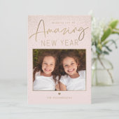 Verbazingwekkend jaar moderne, gelukkige nieuwjaar feestdagenkaart (Staand voorkant)