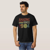 Verbazingwekkend sinds 1984 Retro geboren in 1984  T-shirt (Voorkant volledig)