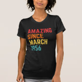 Verbazingwekkend sinds maart 1956 Grappig 65e verj T-shirt (Voorkant)
