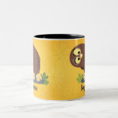 Verbazingwekkende, grappige, bruine cartoon afbeel tweekleurige koffiemok (Center)