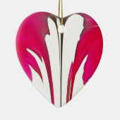 Verbazingwekkende rode roos onder de witte hemel.p keramisch ornament (Rechts)