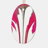 Verbazingwekkende rode roos onder de witte hemel.p keramisch ornament (Links)