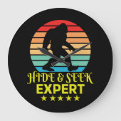 Verberg en zoek expert Bigfoot Grappig Grote Klok (Voorkant)