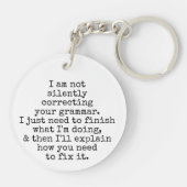 Verbeter uw grammatica zwart-wit niet stil sleutelhanger (Achterkant)