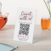 Verbind met ons roze sociale media QR-code modern Reclamebord Met Voetstuk (Insitu)