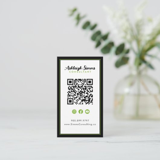 Verbinden op Social Media Zwart Rand Groene Keylin Visitekaartje (Staand voorkant)