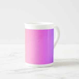 Verblekende perzik roze en paarse kleurrijke ombre porselein kop