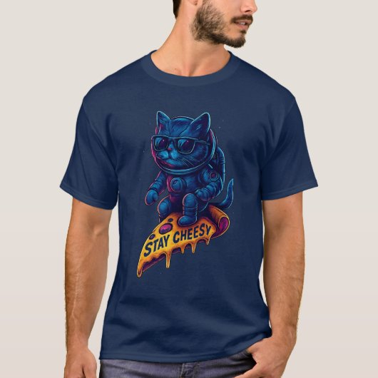 Verblijf Cheesy Space Cat Funny Astronaut Pizza T-shirt (Voorkant)