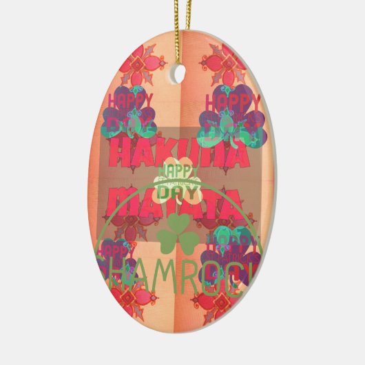 Verblijf gelukkig Sint Patrick's Day Hakuna Mata Keramisch Ornament (Links)