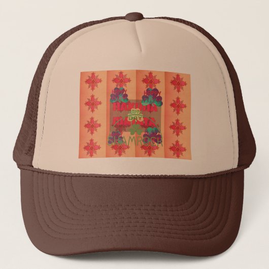 Verblijf gelukkig Sint Patrick's Day Hakuna Mata Trucker Pet (Voorkant)