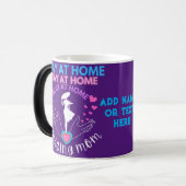 Verblijf thuis Moeder Moeder Vrouw Paarse Modern C Magische Mok (Voorkant links)