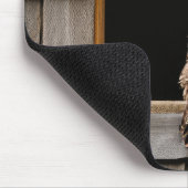 Verblote uil in schuurraam muismat (Hoek)