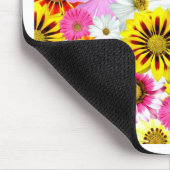 Verbluffend roze gele bloemenpatroon accessoires muismat (Hoek)