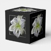 Verbluffende blanke Lily Fractal Art Black Bedankdoosjes (Achterkant)