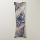 Verbluffende Blue Eyed Ragdoll Lichaamskussen (Voorkant Verticaal)