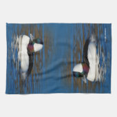 Verbluffende Bufflehead Duck bij de Pond Theedoek (Horizontaal)