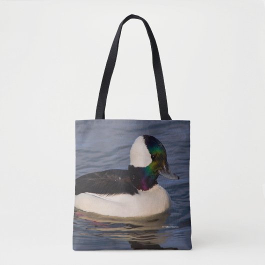 Verbluffende Bufflehead Duck zwemt voorbij Tote Bag (Voorkant)