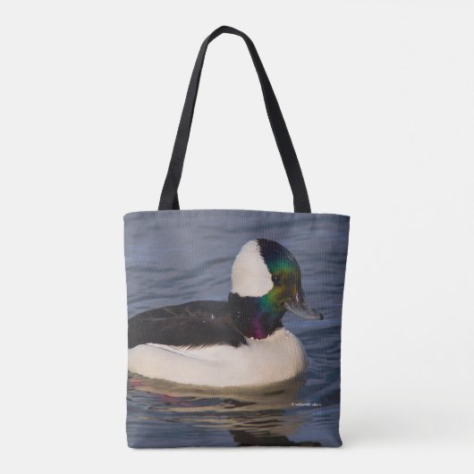 Verbluffende Bufflehead Duck zwemt voorbij Tote Bag (Achterkant)