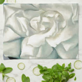 Verbluffende Georgia O'Keefe White Rose en Larkspu Theedoek (Gevouwen)