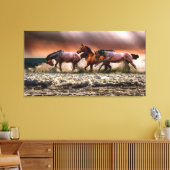 Verbluffende hengsten spelen in de oceaan golven canvas afdruk (Insitu (Woonkamer))