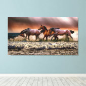 Verbluffende hengsten spelen in de oceaan golven canvas afdruk (Insitu (Houten vloer))