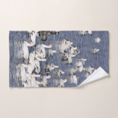 Verbluffende kudde sneeuwganzen bij de strand bad handdoek (Handdoek)