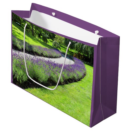 Verbluffende, met lavender uitgelijnde tuinlopen large cadeautasje (Voorkant Gekanteld)