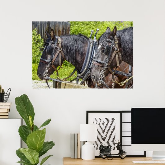 Verbluffende werkpaarden in harnas poster (Thuiskantoor)