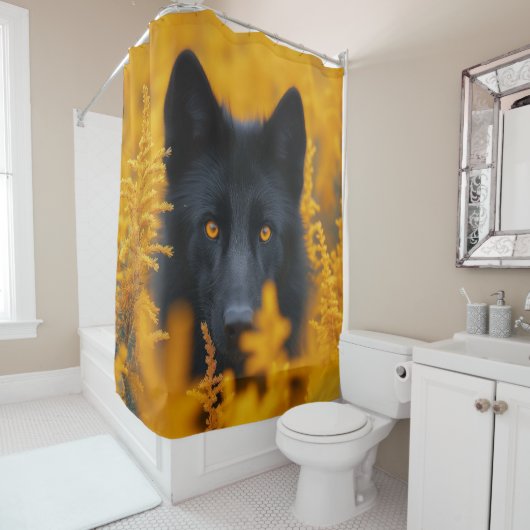 Verbluffende zwarte wolf met gouden ogen douchegordijn (In situ)