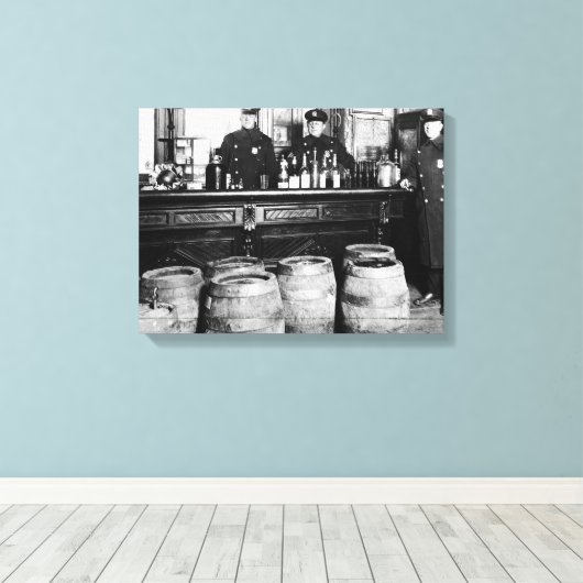 Verbod - Speakeasy Police Raid Bootlegger - M Canvas Afdruk (Insitu (Houten vloer))