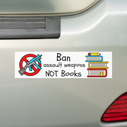 Verboden aanvalswapens, geen boeken bumpersticker (Op auto)