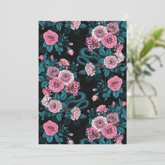 Verborgen in de rozen 2 (Staand voorkant)