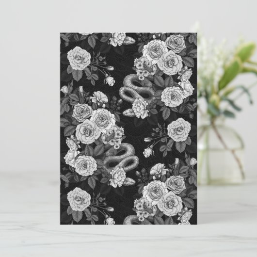 Verborgen in de rozen 3 (Staand voorkant)