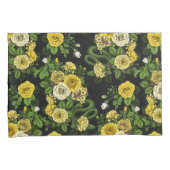 Verborgen in de rozen, geel en groen kussensloop (Voorkant-Rechts)