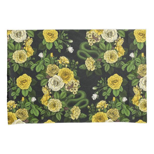 Verborgen in de rozen, geel en groen kussensloop (Voorkant-Rechts)