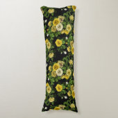 Verborgen in de rozen, geel en groen lichaamskussen (Voorkant Verticaal)