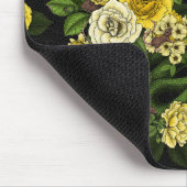 Verborgen in de rozen, geel en groen muismat (Hoek)