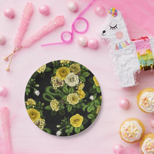 Verborgen in de rozen, geel en groen papieren bordje (Feest)