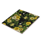 Verborgen in de rozen, geel en groen tegeltje (Zijkant)