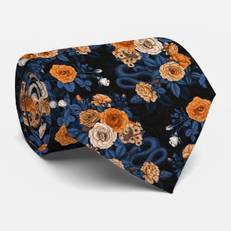 Verborgen in de rozen, oranje en blauw stropdas