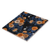 Verborgen in de rozen, oranje en blauw tegeltje (Zijkant)