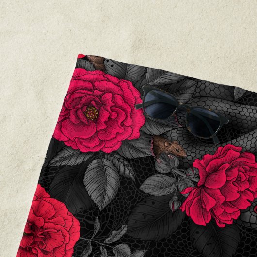 Verborgen in de rozen strandlaken (In situ)