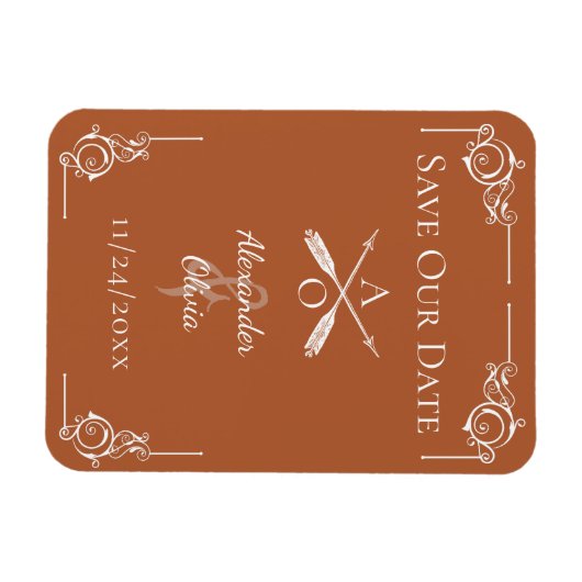 Verbrand Sinaasappel Monogram en Pijlen Sla de dat Magneet (Horizontaal)