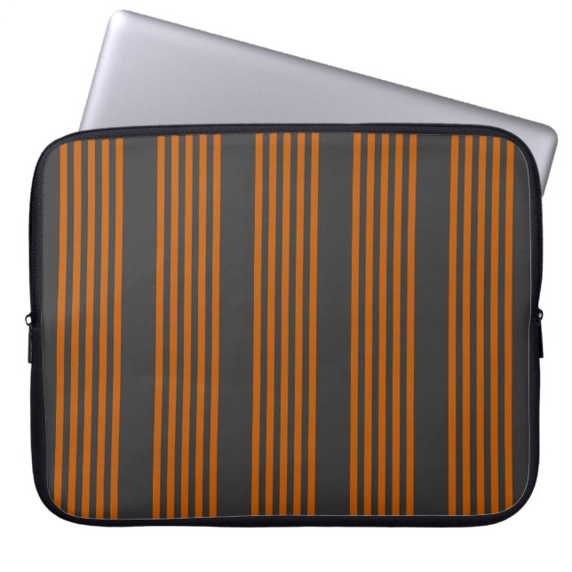 Verbrandd sinaasappel en houtskool met vijf stripp laptop sleeve (Voorkant)