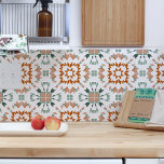 Verbrandde Oranje witte Aztec Geometrische stam Tegeltje<br><div class="desc">Mooie hoogwaardige originele tribal boho folk patroon keramische tegel,  ontworpen in verbrande oranje en blauwgroen groene kleur op een witte achtergrond met geometrische aztec icat patroon. Perfect voor een frisse stijl modern interieur,  voor een stijlvolle keuken backsplash,  badkamer of muur decoratie met een vleugje folk gevoel.</div>